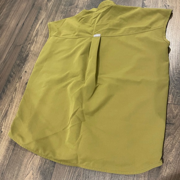 FIGS scrub top - Picture 2 of 3